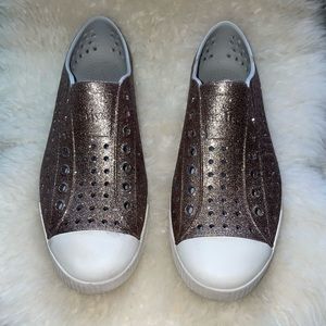 Native shoes Jefferson gold glitter size 10